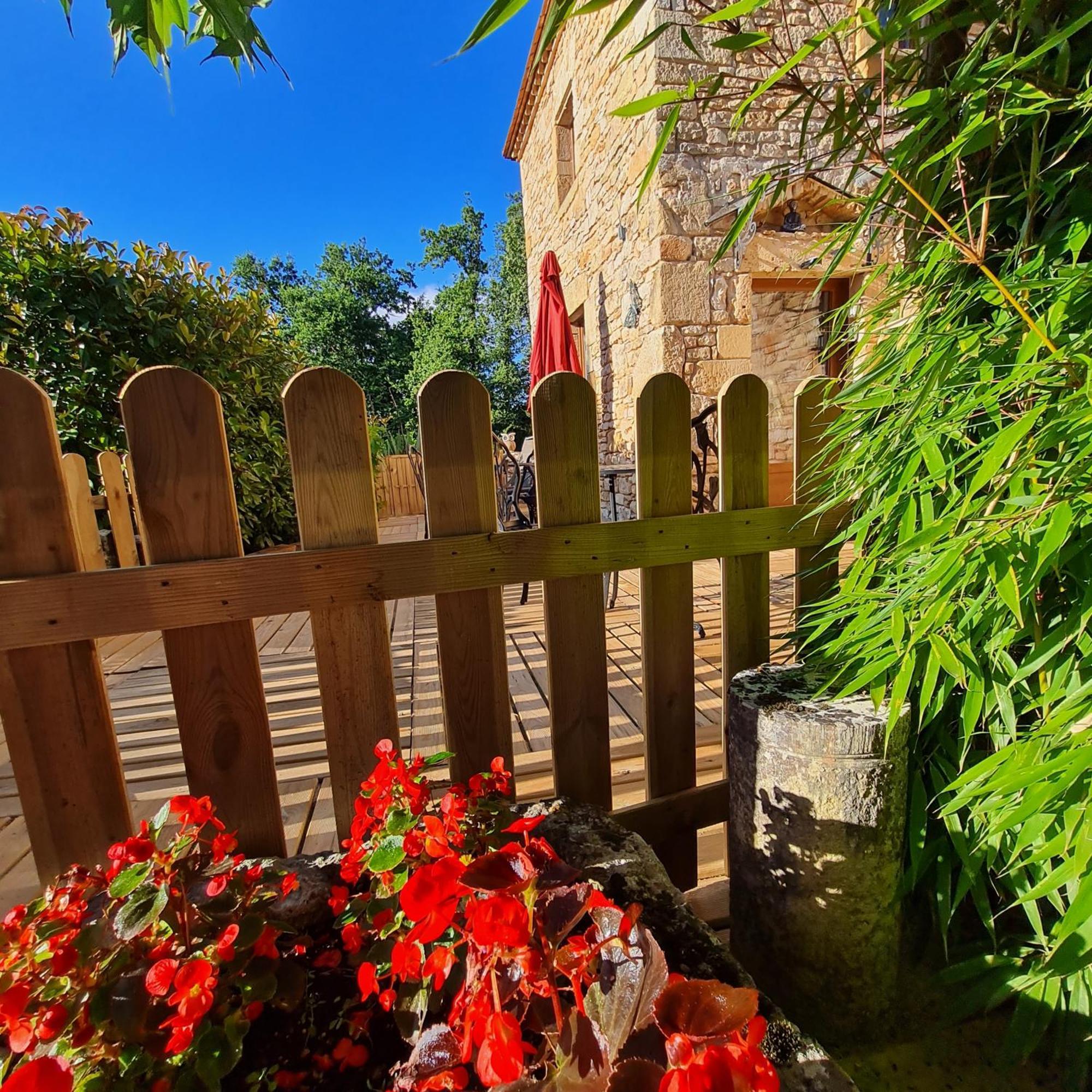 Domaine Du Cardou Hotel Puy-lʼÉvêque Buitenkant foto